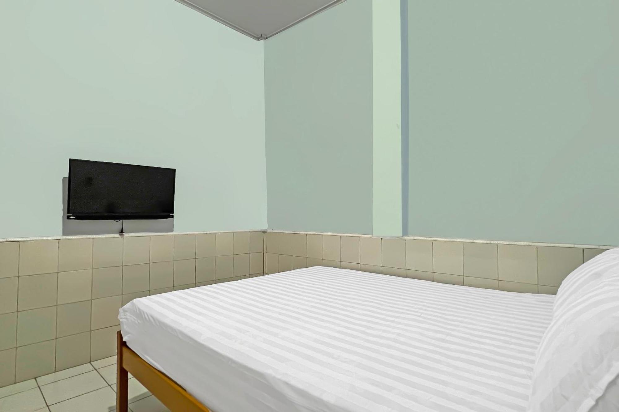 Spot On 92654 Oma Hotel Makassar